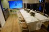 A Samsung Premium House egy 272 négyzetméteres lakás étkezővel konyhával háló és mosószobával amelyek mind a Samsung legfrissebb technológiai eszközeivel pl hűtőszekrény tűzhely mikrohullámú sütő légkondicionáló légtisztító porszívó mosógép vannak felszerelve